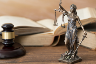 Dr. Jonatas Lucena orienta como a consultoria jurídica para redes sociais pode evitar perdas digitais.