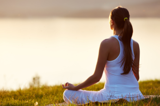 Teciomar Ábila mostra caminhos para desenvolver uma mentalidade de prosperidade e transformar hábitos financeiros.