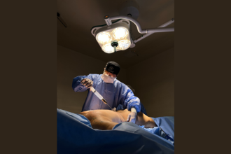 As cirurgias minimamente invasivas são indicadas para casos específicos e exigem preparo pré-operatório adequado, explica Milton Seigi Hayashi.