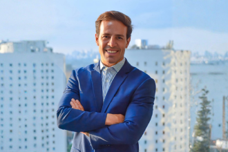 Ian dos Anjos Cunha destaca como o planejamento financeiro no início do empreendimento é essencial para construir bases sólidas, reduzir riscos e orientar decisões estratégicas.