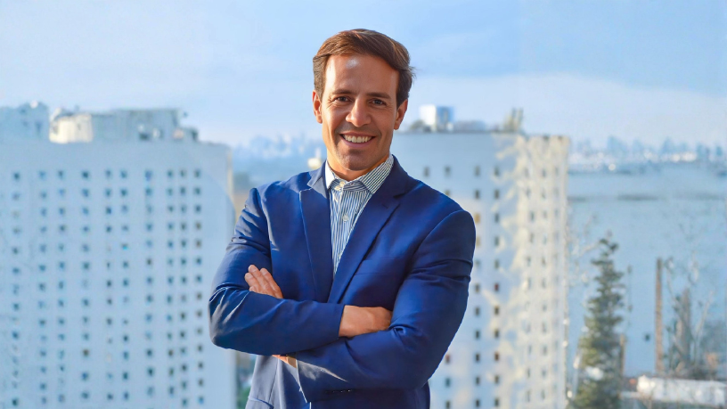 Ian dos Anjos Cunha destaca como o planejamento financeiro no início do empreendimento é essencial para construir bases sólidas, reduzir riscos e orientar decisões estratégicas.